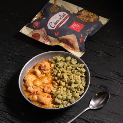Goulash de pollo con spatzle (500g)