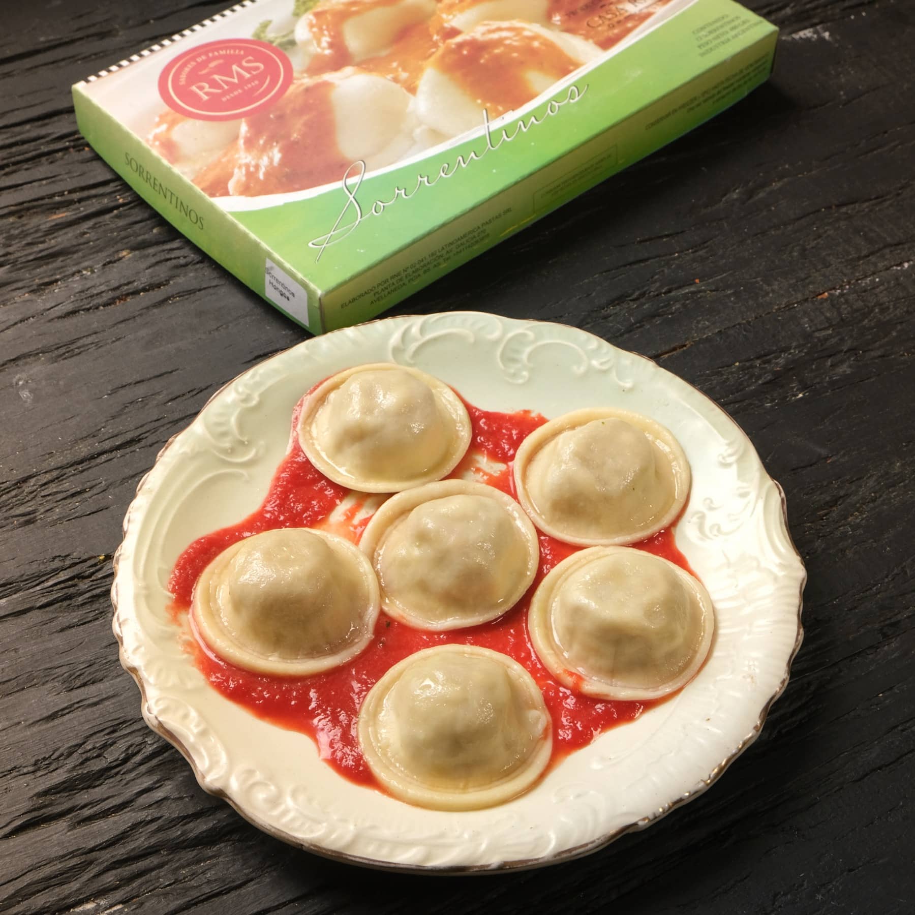 Sorrentinos de hongos, port salut, mozzarella y provolone
