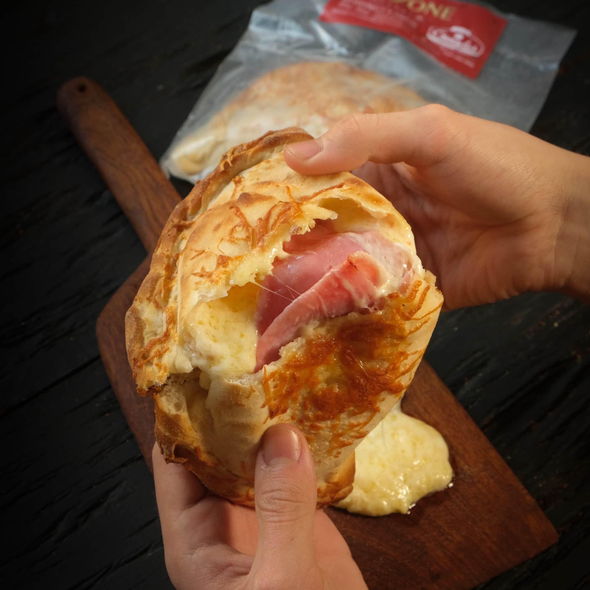 Calzone Muzzarella y jamón